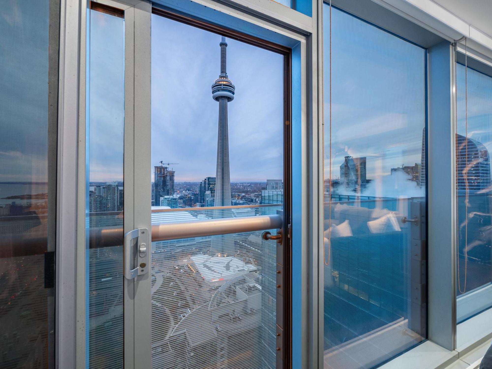 Luxury 2Br Condo Entertainment District Downtown Cn Tower View Balcony Pool & Hot Tub Toronto Exterior photo