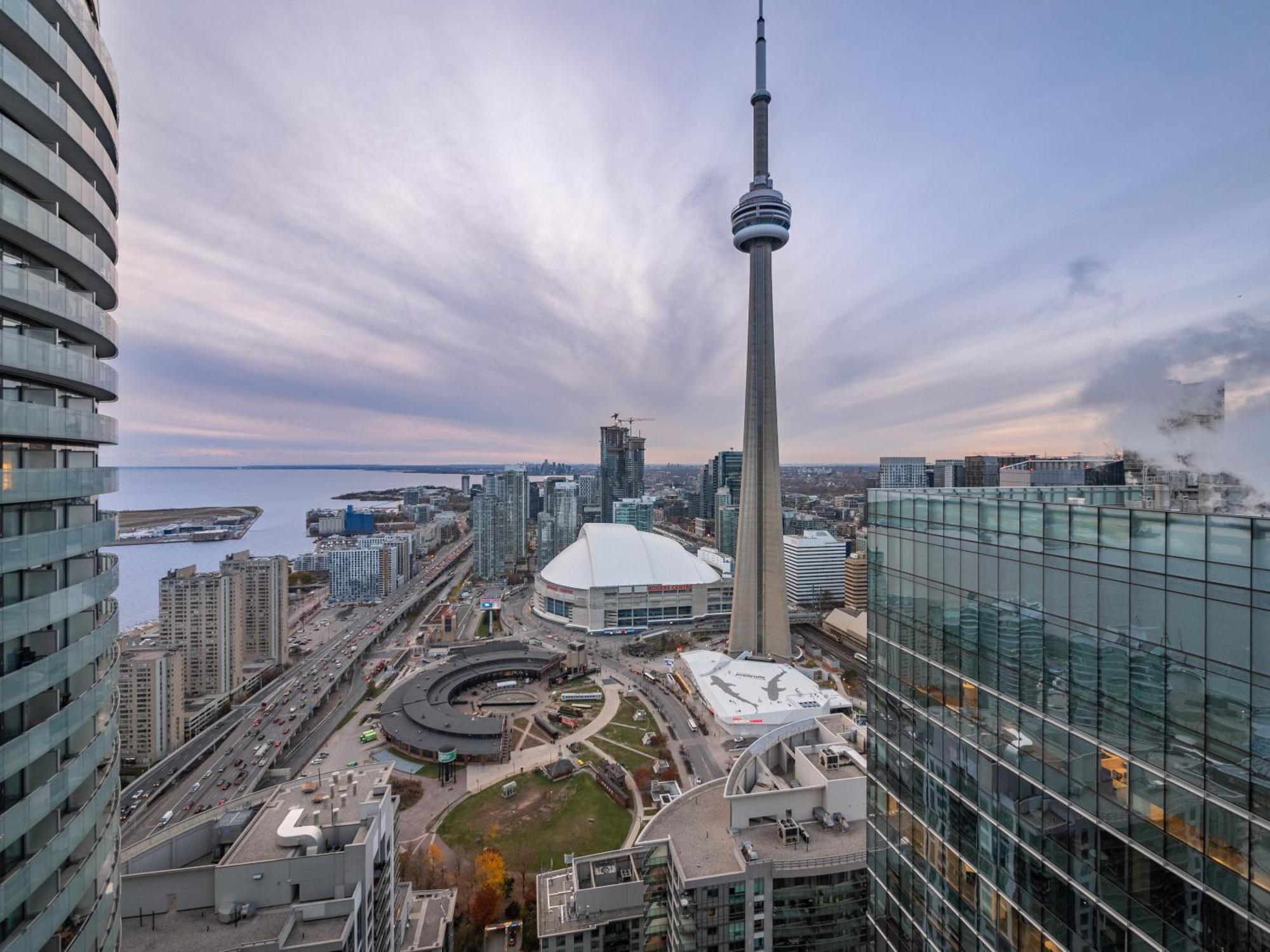 Luxury 2Br Condo Entertainment District Downtown Cn Tower View Balcony Pool & Hot Tub Toronto Exterior photo